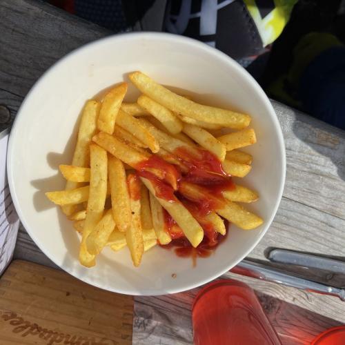 Das Paulinum holt bei den Schwazer Pflichtschulmeisterschaften den Wanderpokal.