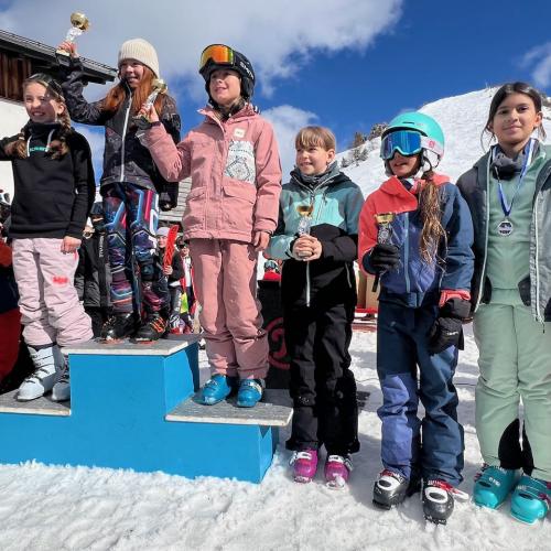 Das Paulinum holt bei den Schwazer Pflichtschulmeisterschaften den Wanderpokal.