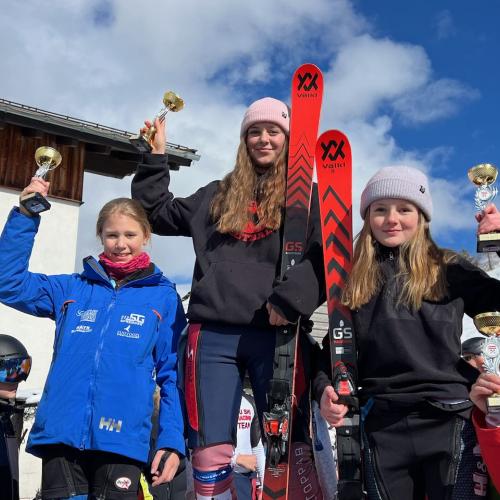 Das Paulinum holt bei den Schwazer Pflichtschulmeisterschaften den Wanderpokal.