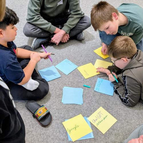 Im gemeinsamen Workshop mit den Volksschulkindern