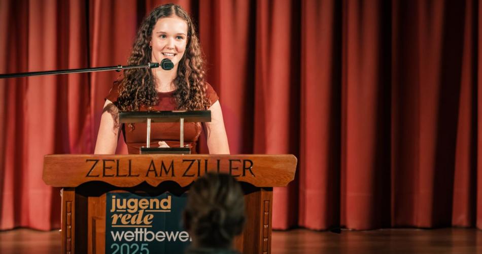 Emilia Allinger beim Jugendredewettbewerb
